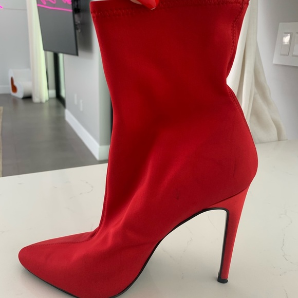 Red booties - Picture 1 of 8